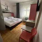 Bed & Breakfast Dalma Panzio Balatonvilágos