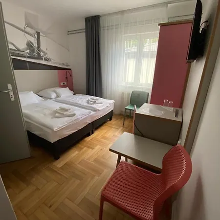 Bed & Breakfast Dalma Panzio Balatonvilagos
